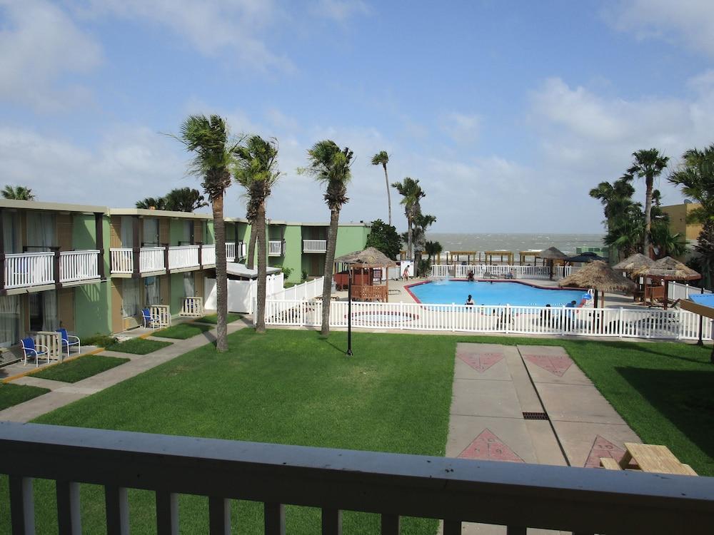 Quality Inn & Suites On The Beach Corpus Christi Exterior photo